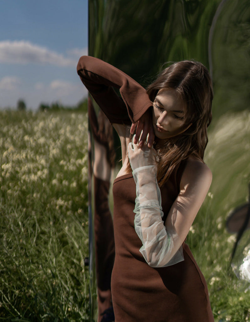 Beige/brown one-sleeve knitted dress