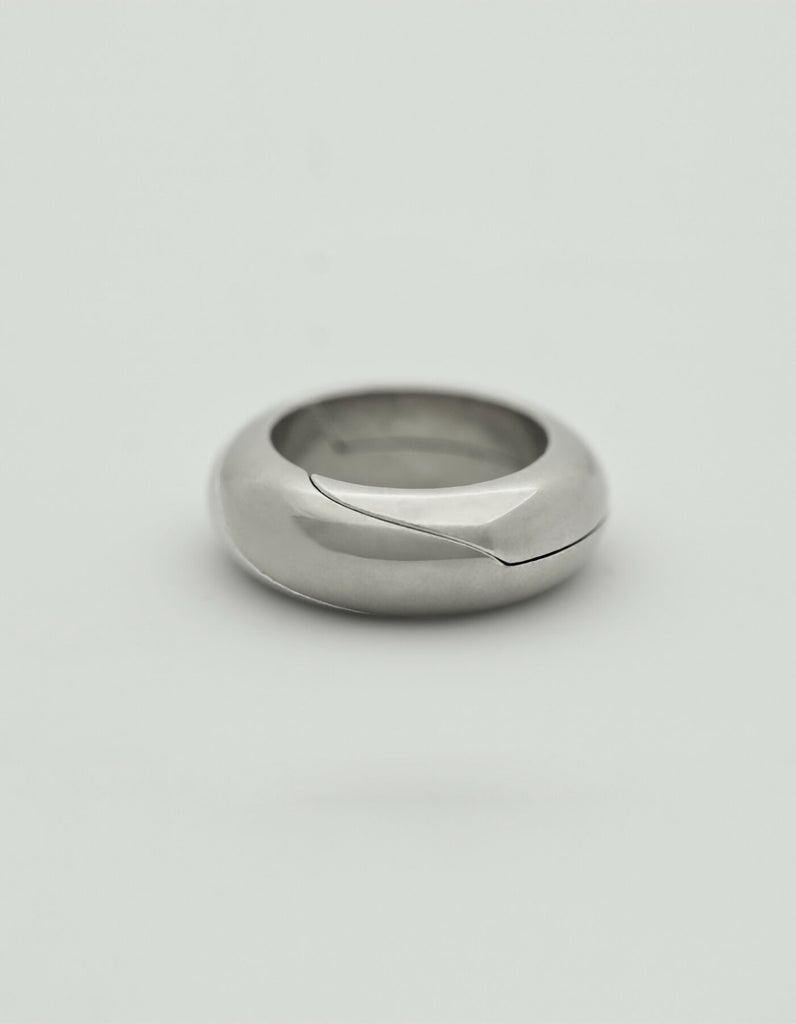 Two-piece silver ring with polished surface