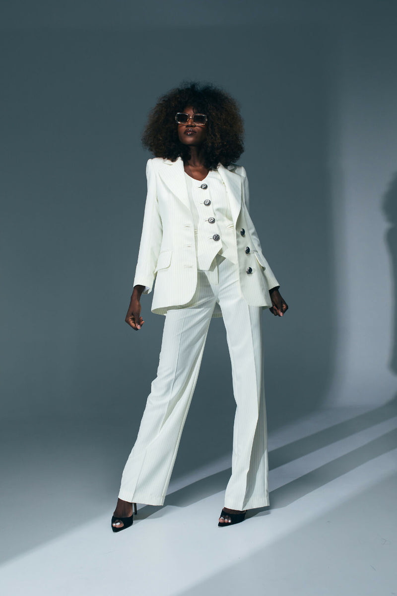 IVOIRE OVERSIZED TUXEDO WITH STRIPES AND SILVER BUTTONS