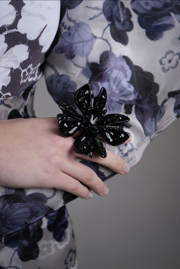 'Blooming on the exoskeleton of spirt' Ring (Black)