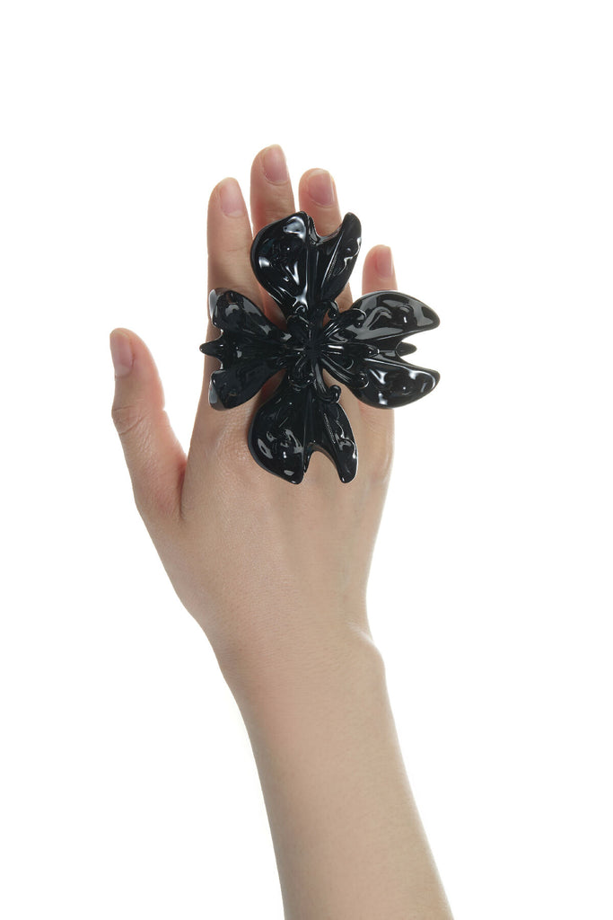 'Blooming on the exoskeleton of spirt' Ring (Black)