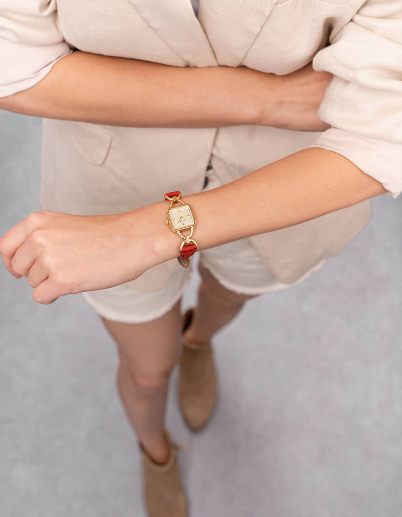 Vintage Design Gold-Tone Watch With Red Strap