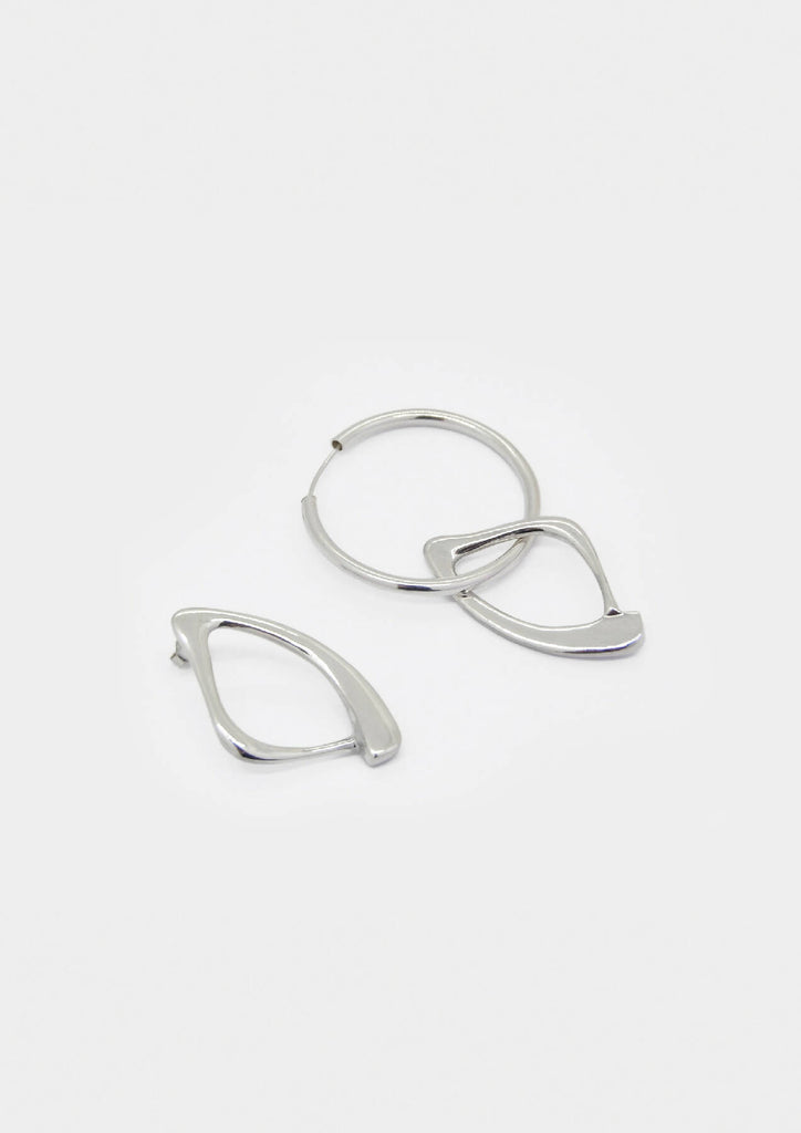 SEDNA – ASYMMETRICAL EARRINGS WITH SINGLE HOOP