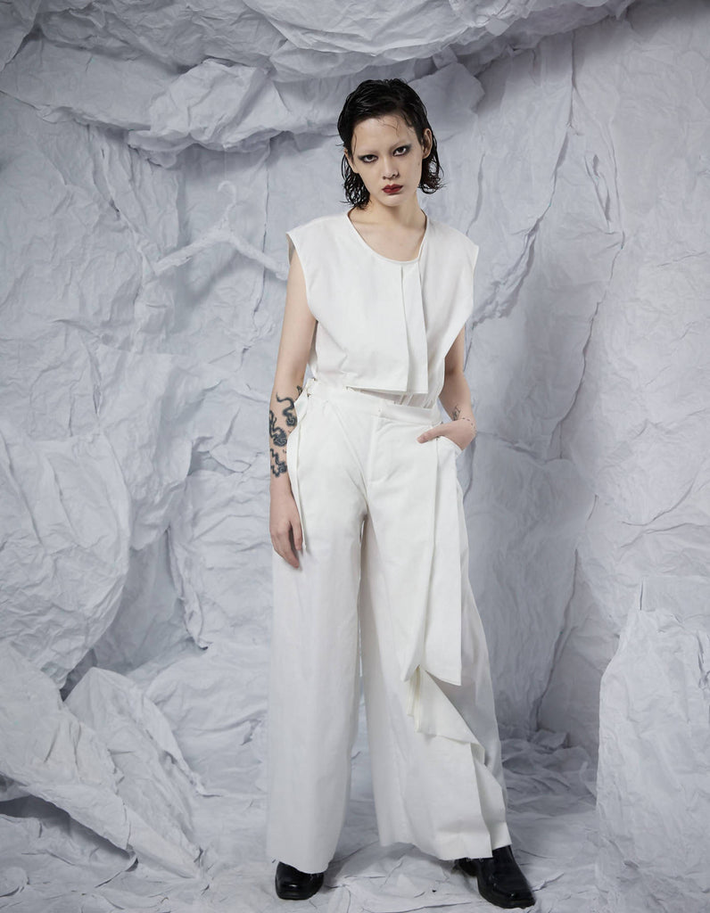 Minimal Floor Length Trousers With Pleats