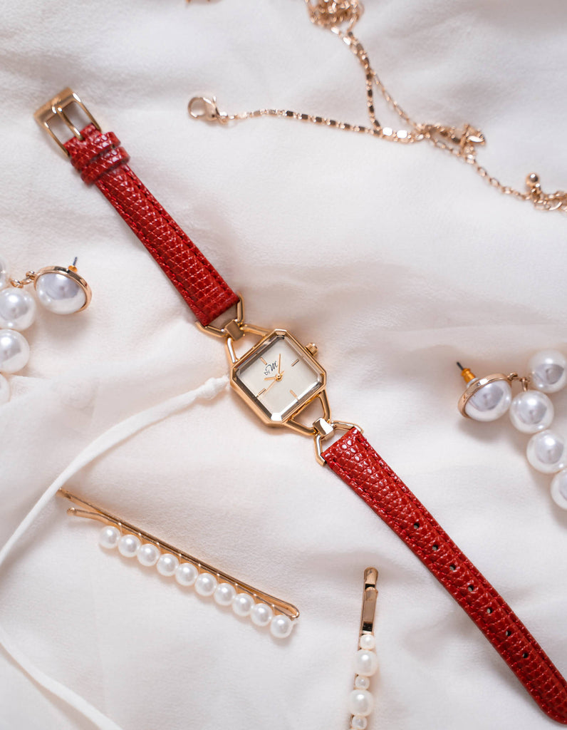 Vintage Design Gold-Tone Watch With Red Strap