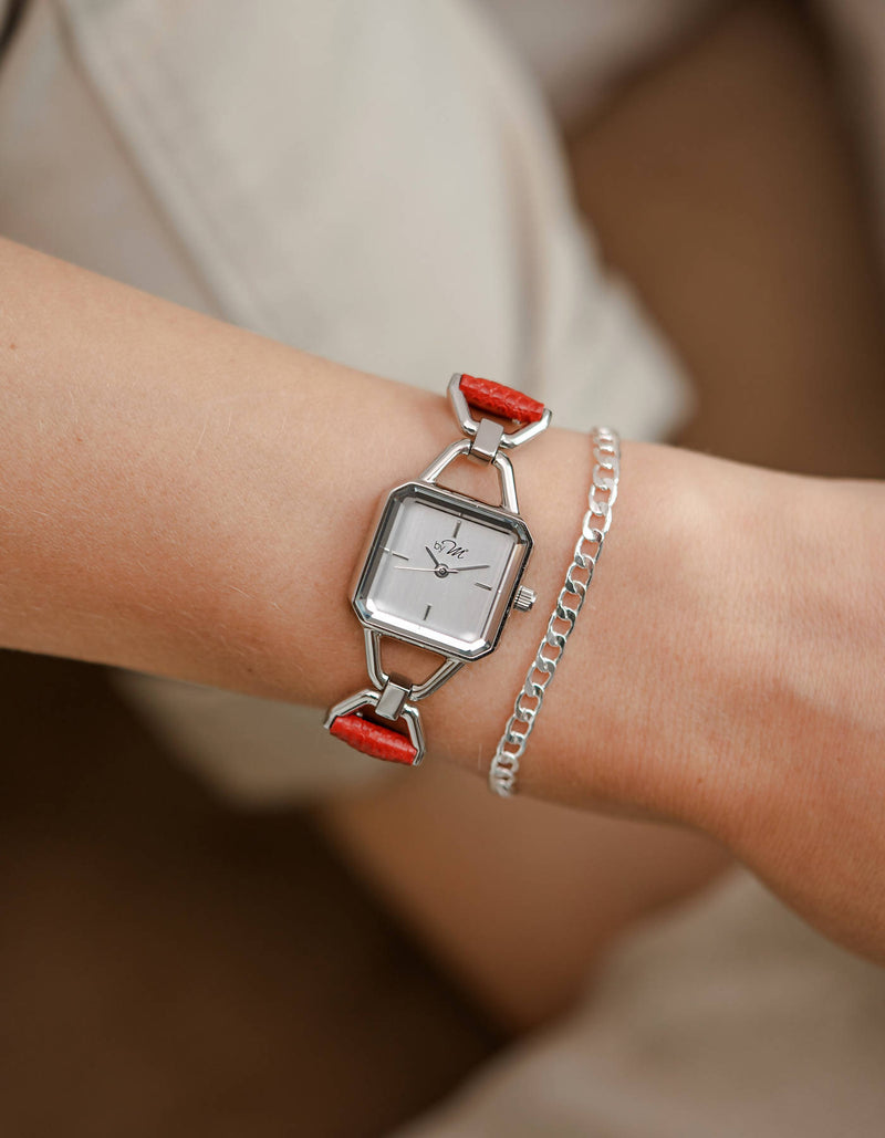 Vintage Design Silver-Tone Watch With Red Leather Strap