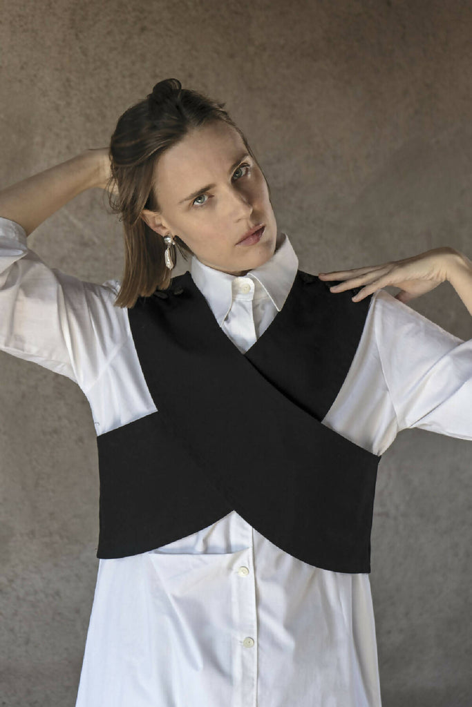 CRISS CROSS VEST