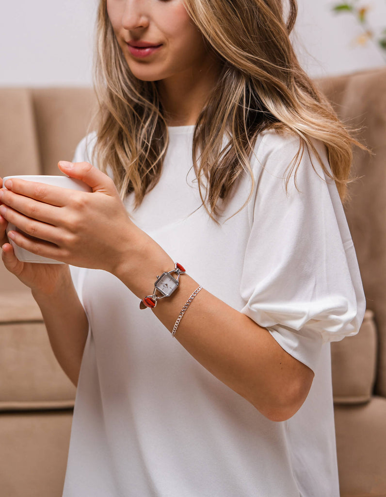 Vintage Design Silver-Tone Watch With Red Leather Strap