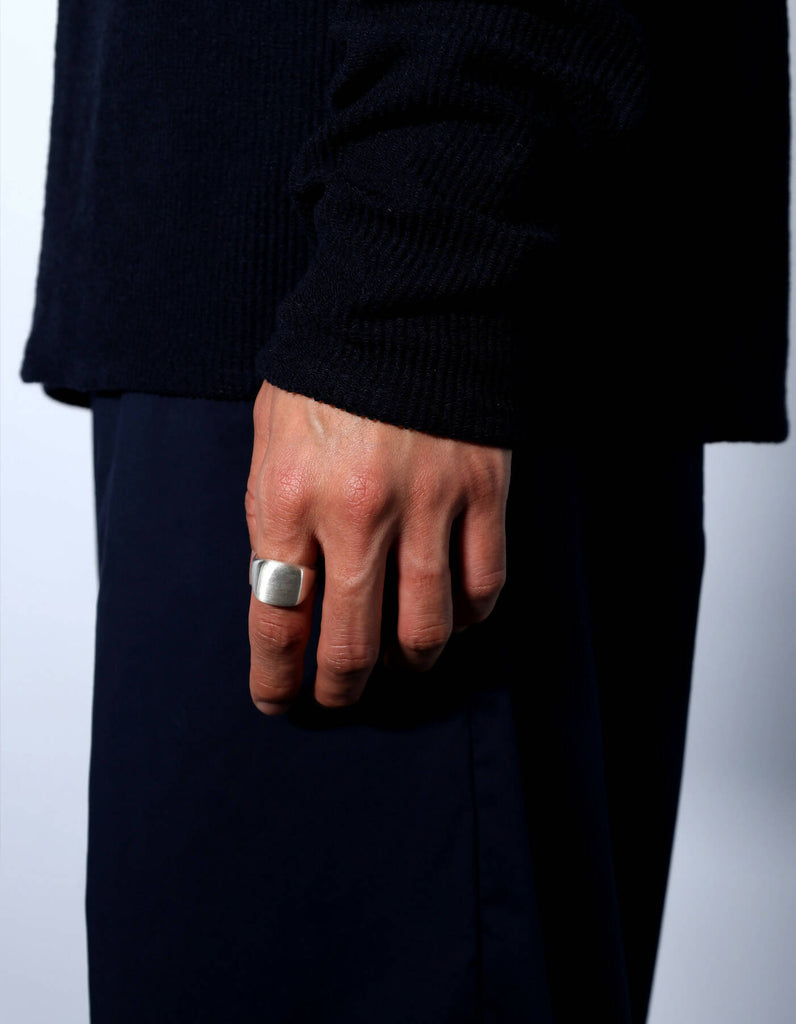 Men's signet ring