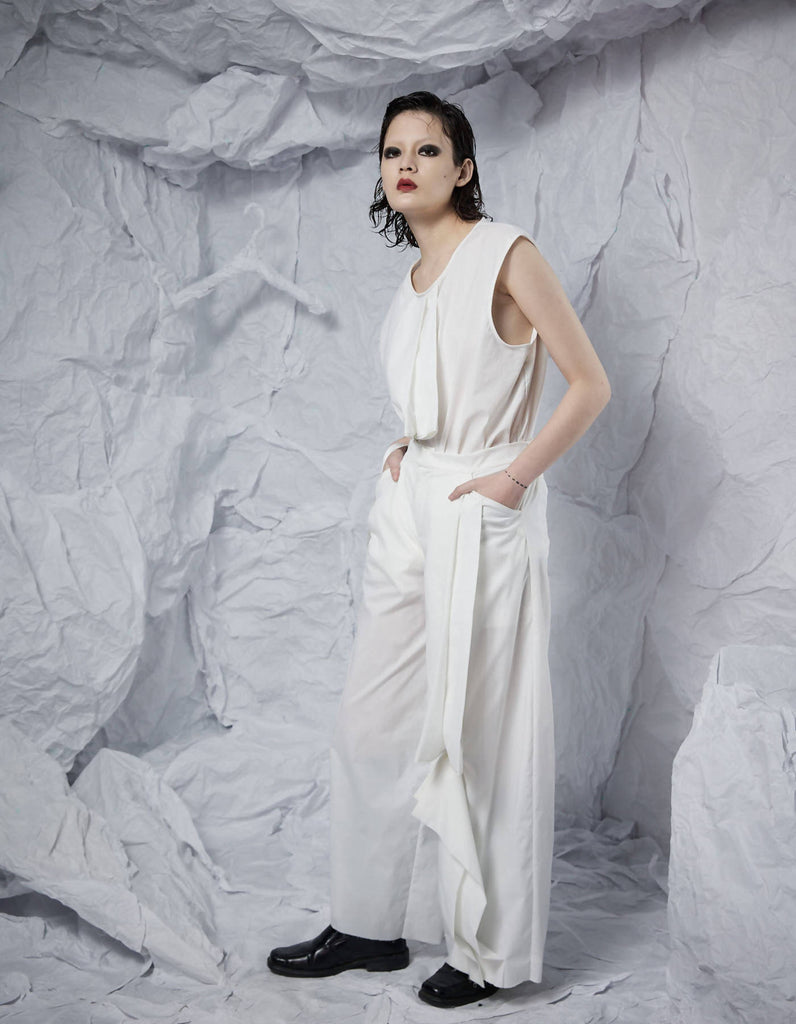 Minimal Floor Length Trousers With Pleats