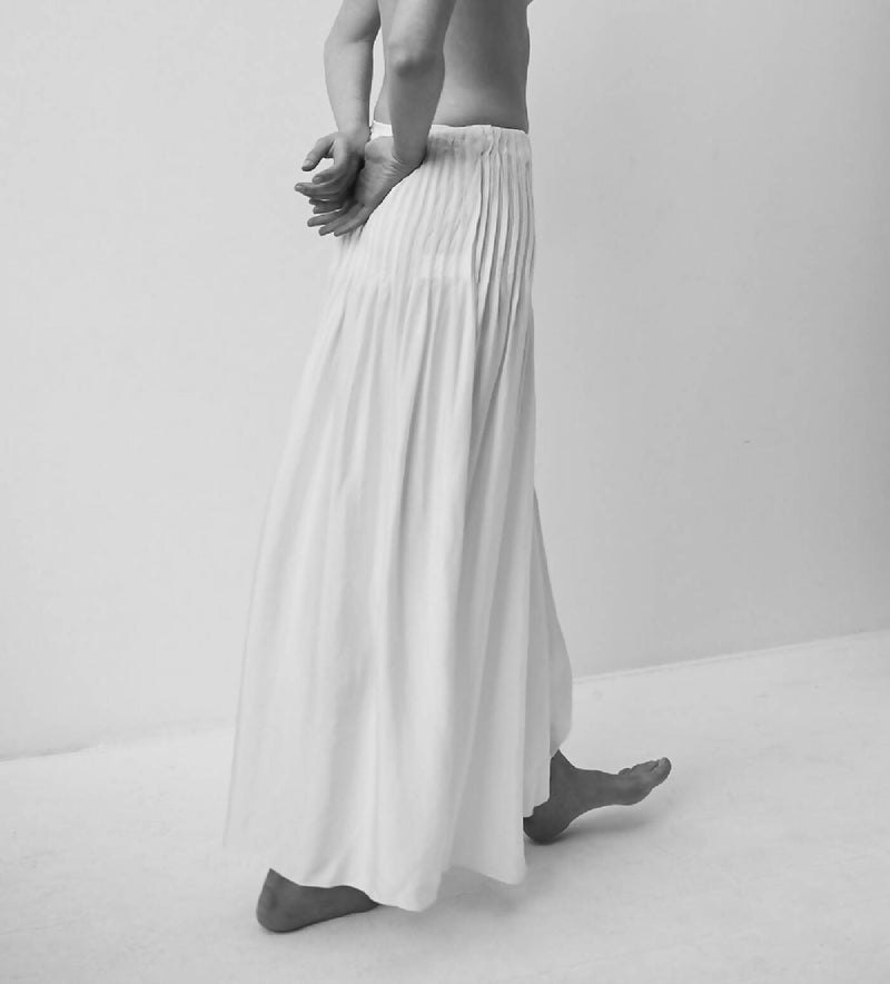 UMAN WHITE PLEATED SKIRT