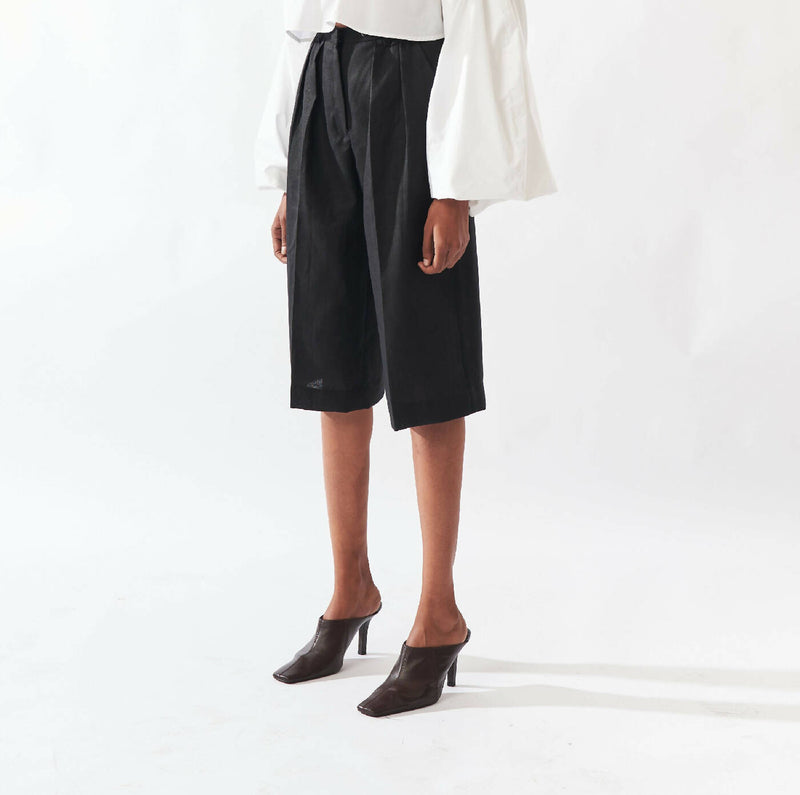 Linen Knee-Length Shorts