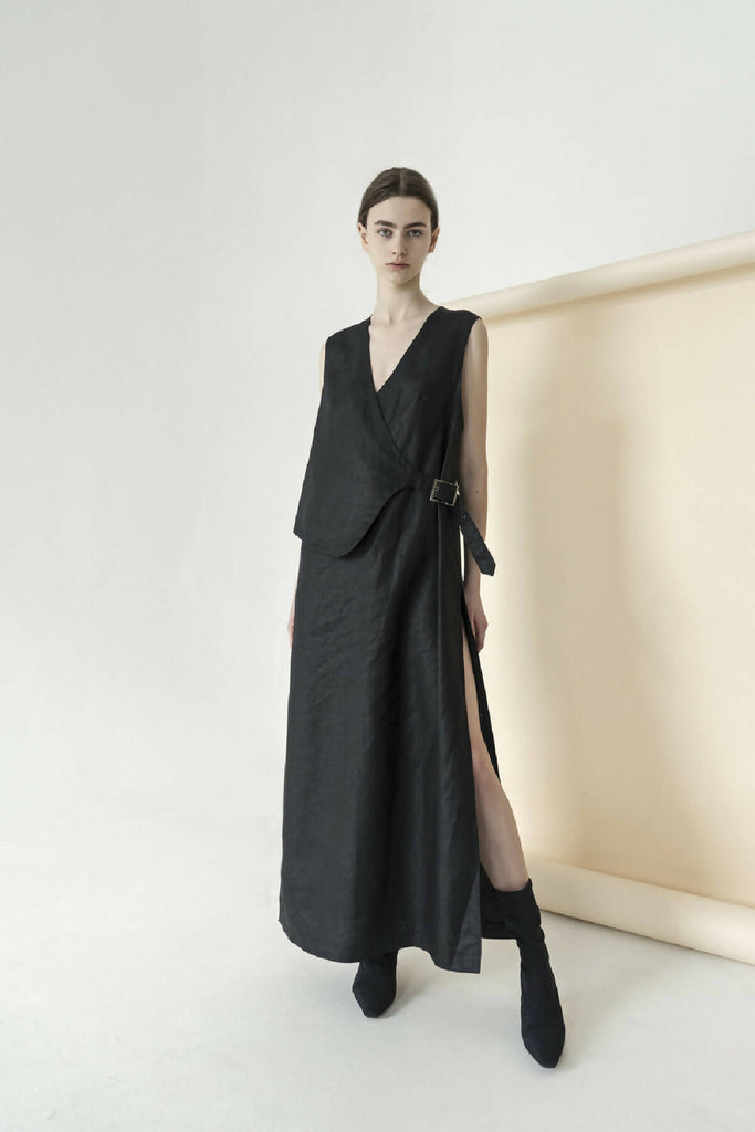 km-by-lange-black-high-slit-dress-0002