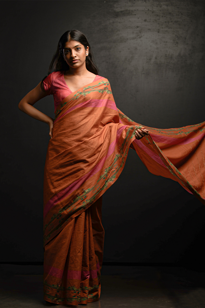 Dhupdi Saree