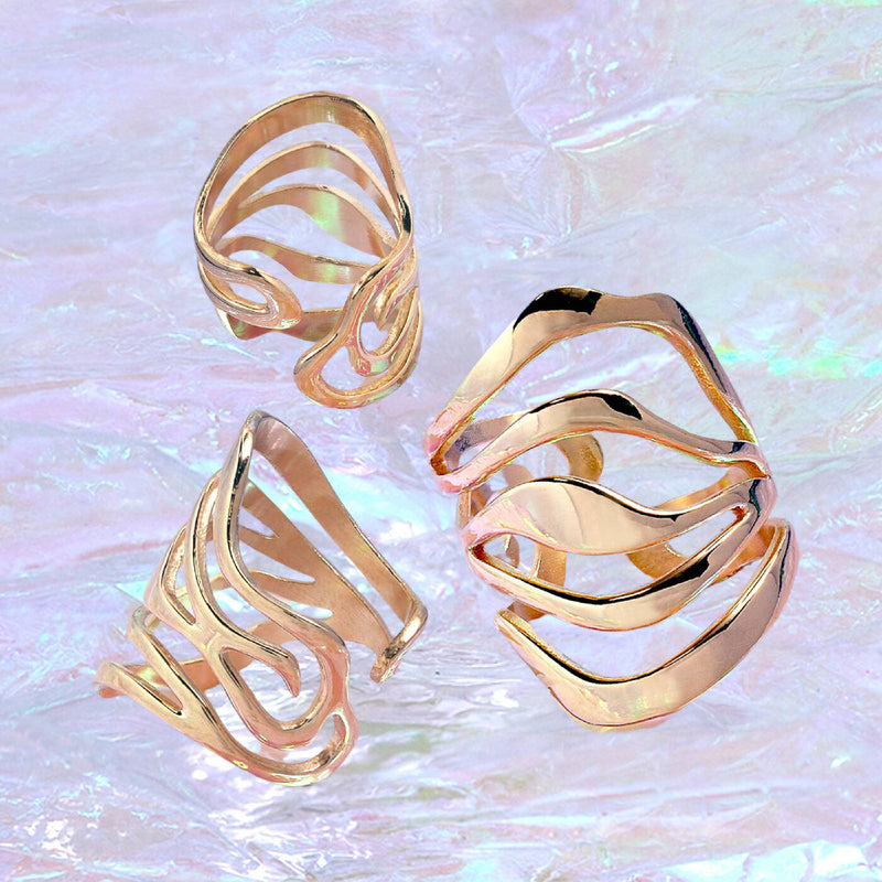 LACUNA_LuiseZücker_jewelry_KoaKoppenhöfer_ring_FingerCuff_gold