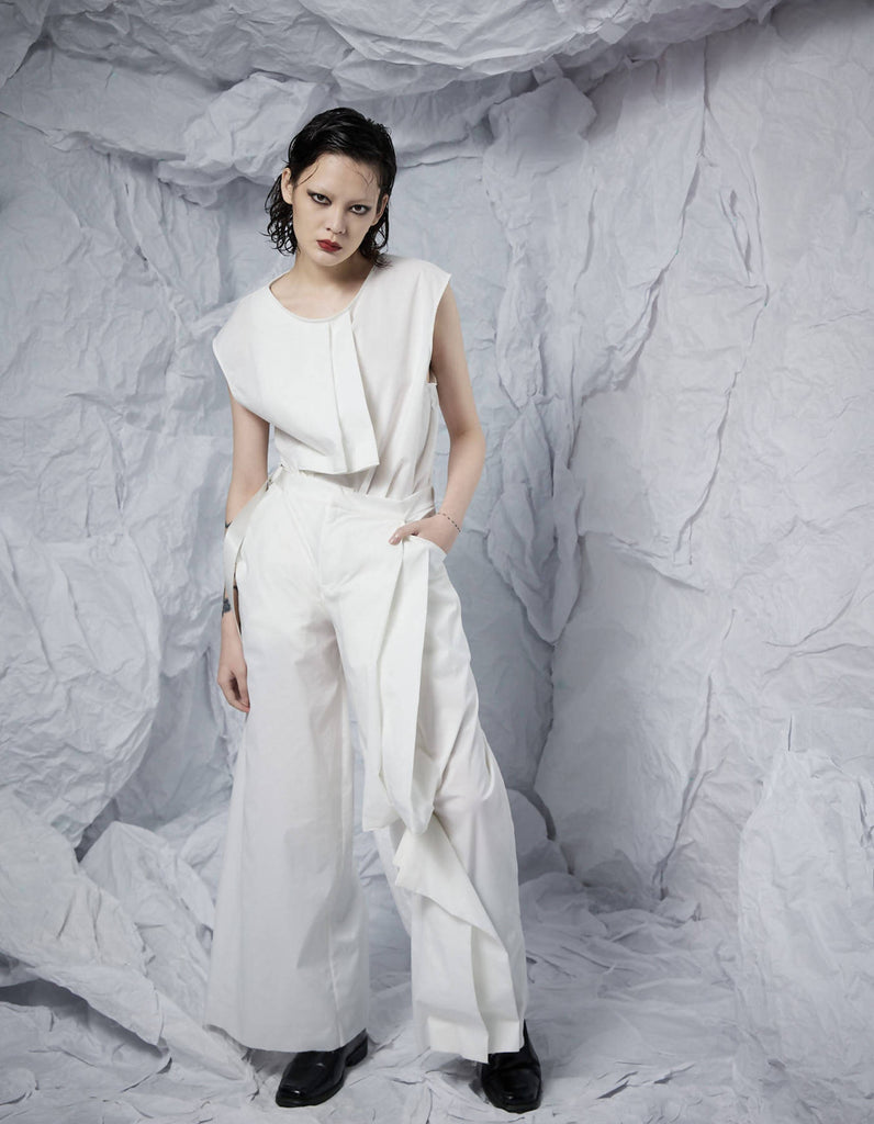 Minimal Floor Length Trousers With Pleats