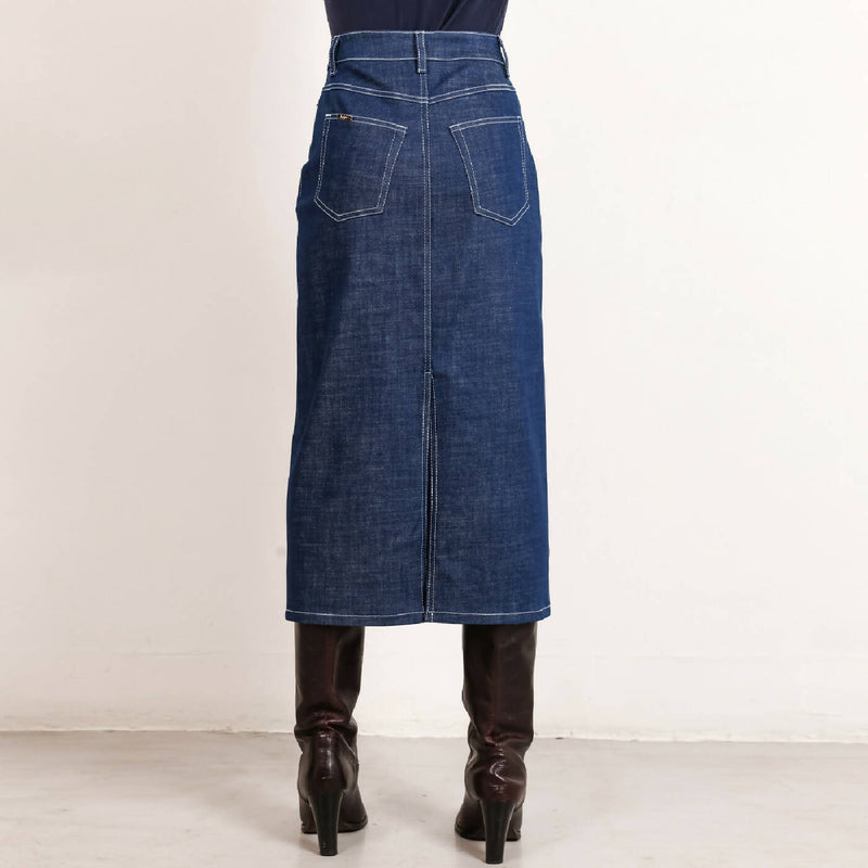 Midi denim skirt in mid blue stretch with white stitch