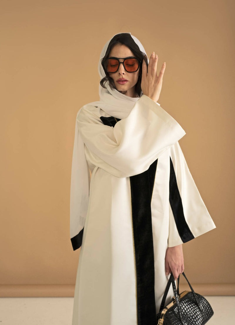 The Lalae Abaya