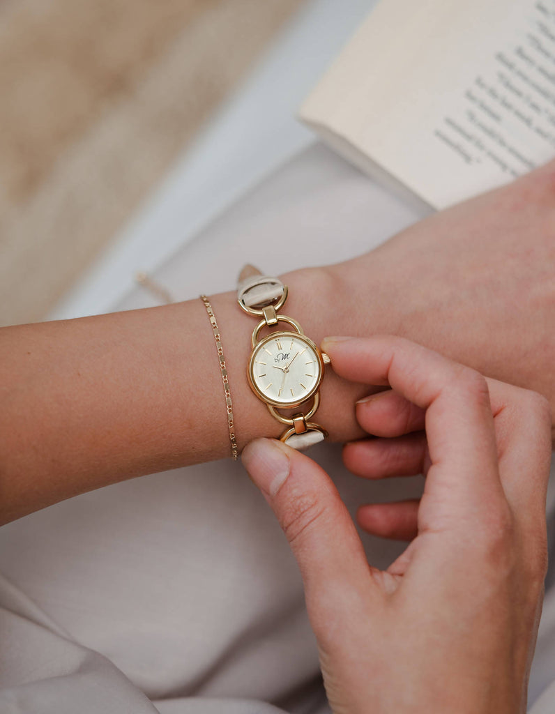 80's Vintage Design Gold-Tone Watch With Beige Leather Strap