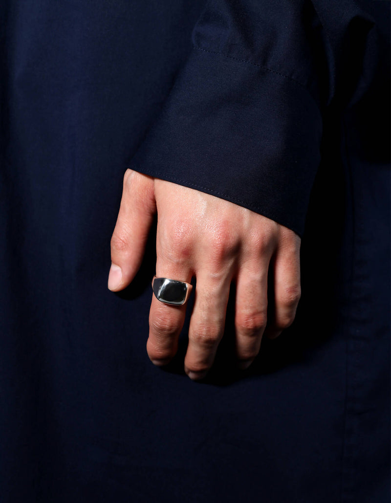 Men's signet ring